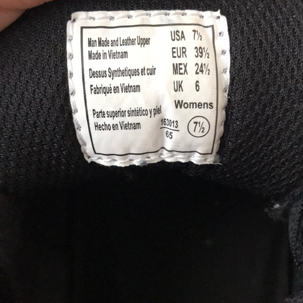Nonslip work shoes